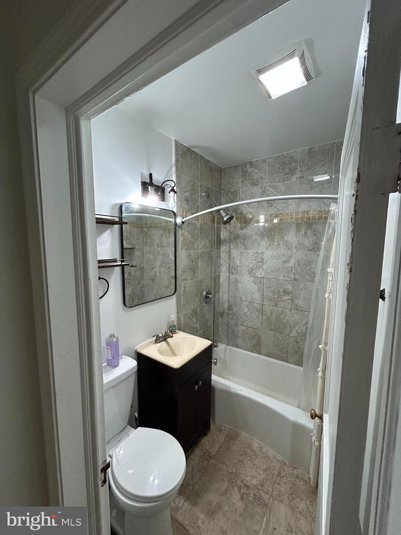 491 N LATHAM ST N, ALEXANDRIA, Virginia 22304, 2 Bedrooms Bedrooms, ,1 BathroomBathrooms,Residential,For sale,491 N LATHAM ST N,VAAX2051054 MLS # VAAX2051054