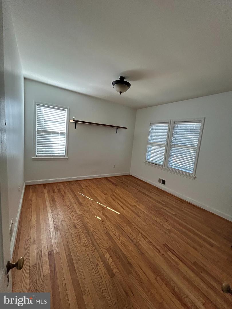 491 N LATHAM ST N, ALEXANDRIA, Virginia 22304, 2 Bedrooms Bedrooms, ,1 BathroomBathrooms,Residential,For sale,491 N LATHAM ST N,VAAX2051054 MLS # VAAX2051054