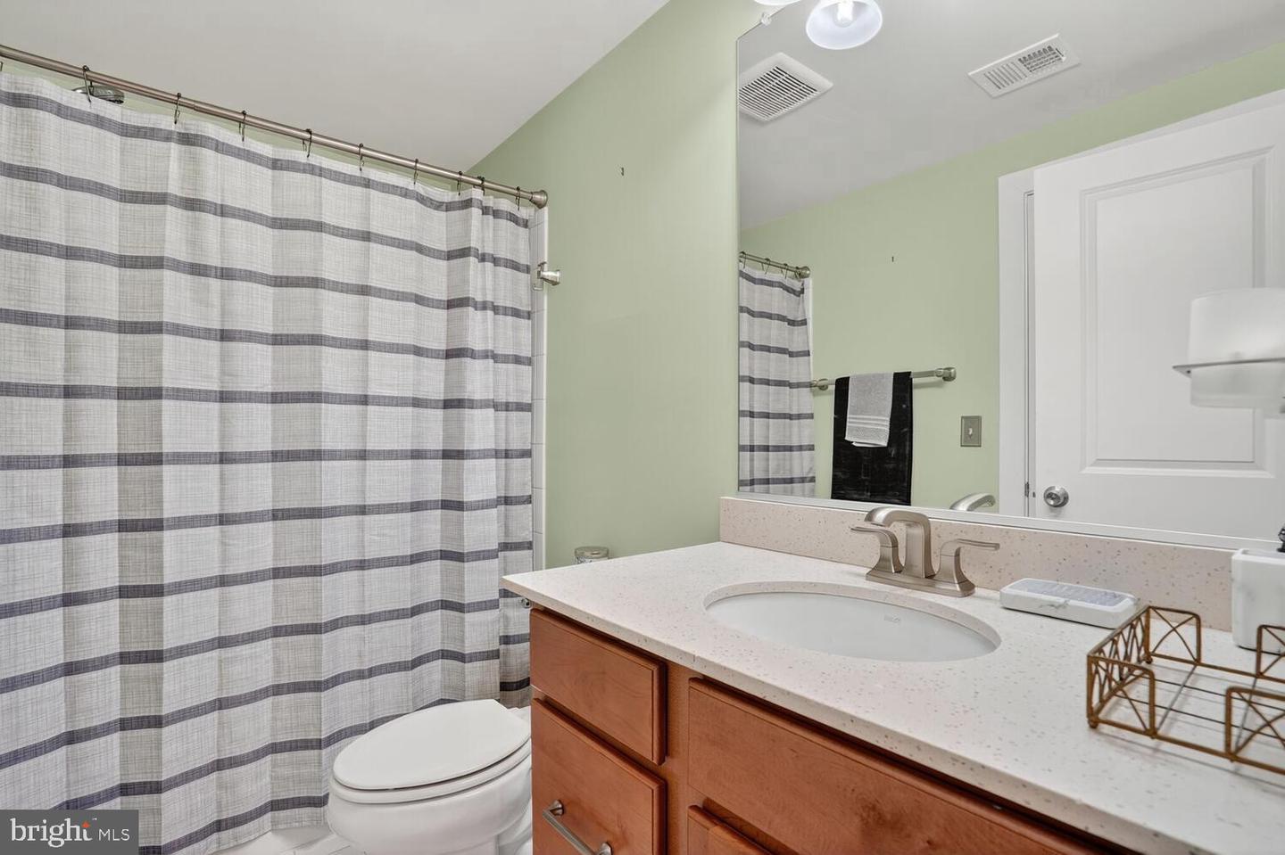 40925 ARCADIAN POND CT, ALDIE, Virginia 20105, 5 Bedrooms Bedrooms, ,4 BathroomsBathrooms,Residential,For sale,40925 ARCADIAN POND CT,VALO2109354 MLS # VALO2109354