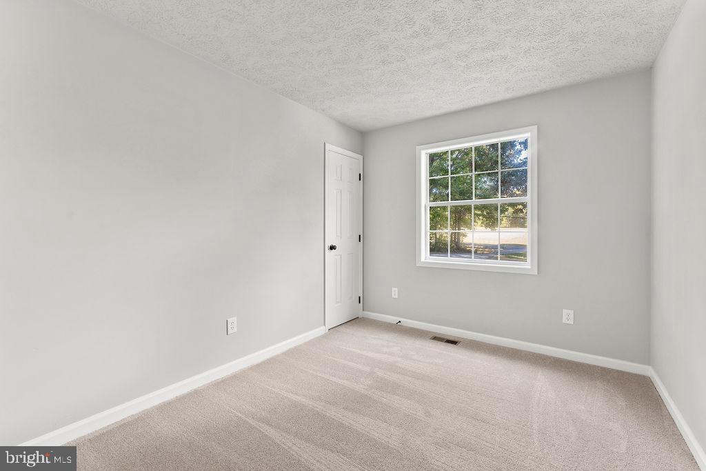 37 CLOVERLEAF DR, BREMO BLUFF, Virginia 23022, 3 Bedrooms Bedrooms, ,2 BathroomsBathrooms,Residential,For sale,37 CLOVERLEAF DR,VAFN2000528 MLS # VAFN2000528