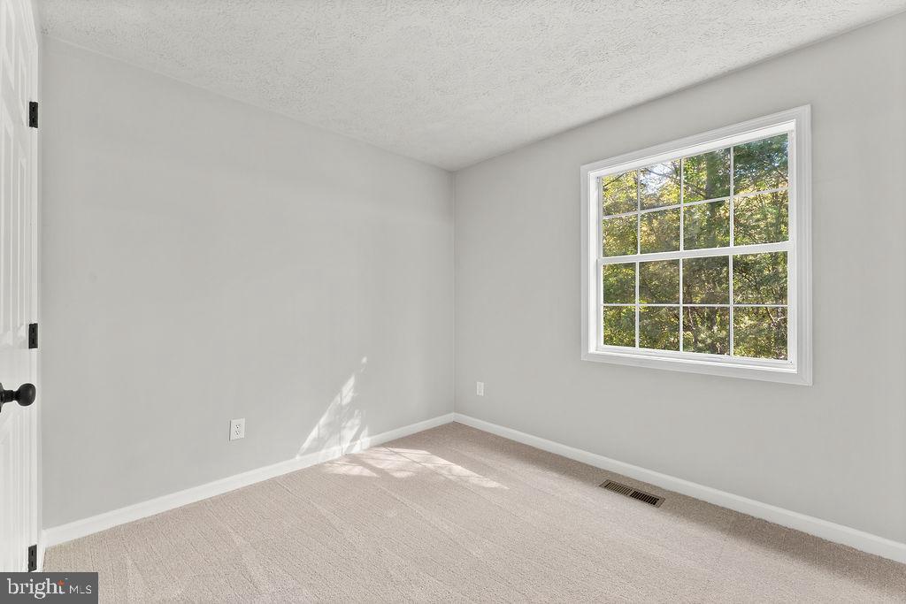 37 CLOVERLEAF DR, BREMO BLUFF, Virginia 23022, 3 Bedrooms Bedrooms, ,2 BathroomsBathrooms,Residential,For sale,37 CLOVERLEAF DR,VAFN2000528 MLS # VAFN2000528
