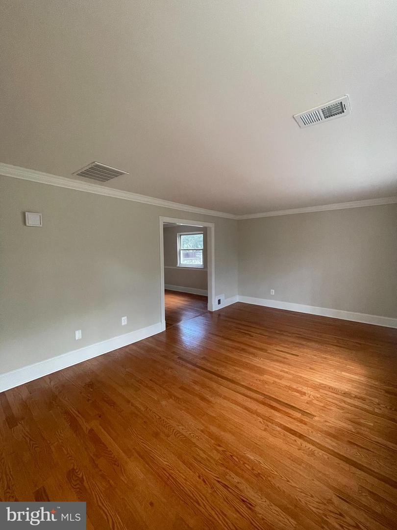 310 MISSOURI AVE, HERNDON, Virginia 20170, 4 Bedrooms Bedrooms, ,2 BathroomsBathrooms,Residential,For sale,310 MISSOURI AVE,VAFX2260686 MLS # VAFX2260686