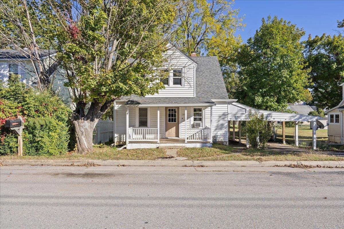 1311 LYLE AVE, STAUNTON, Virginia 24401, 3 Bedrooms Bedrooms, ,1 BathroomBathrooms,Residential,1311 LYLE AVE,670264 MLS # 670264