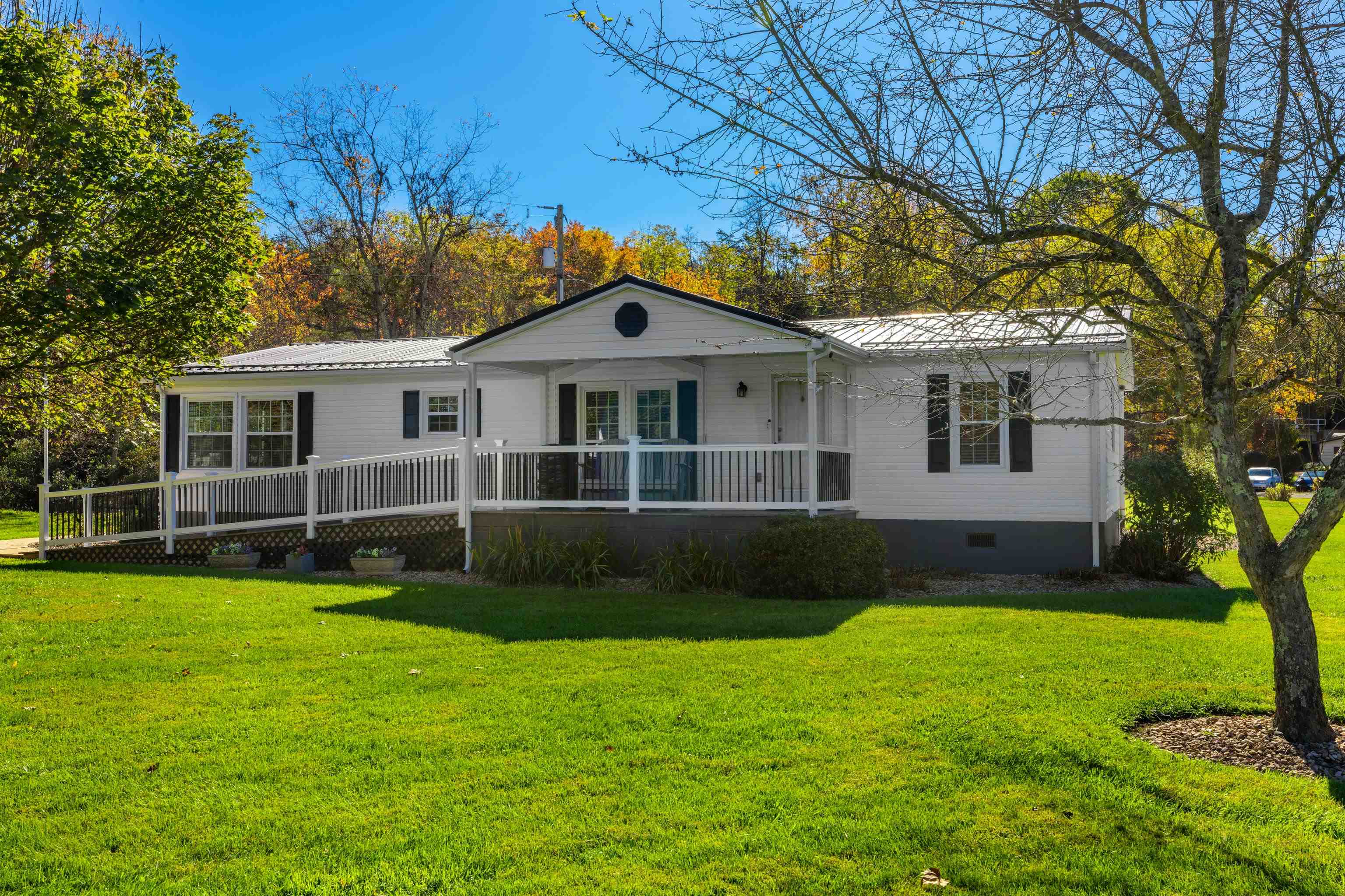 16 BALL DIAMOND TRL, VESUVIUS, Virginia 24482, 3 Bedrooms Bedrooms, ,2 BathroomsBathrooms,Residential,16 BALL DIAMOND TRL,670266 MLS # 670266