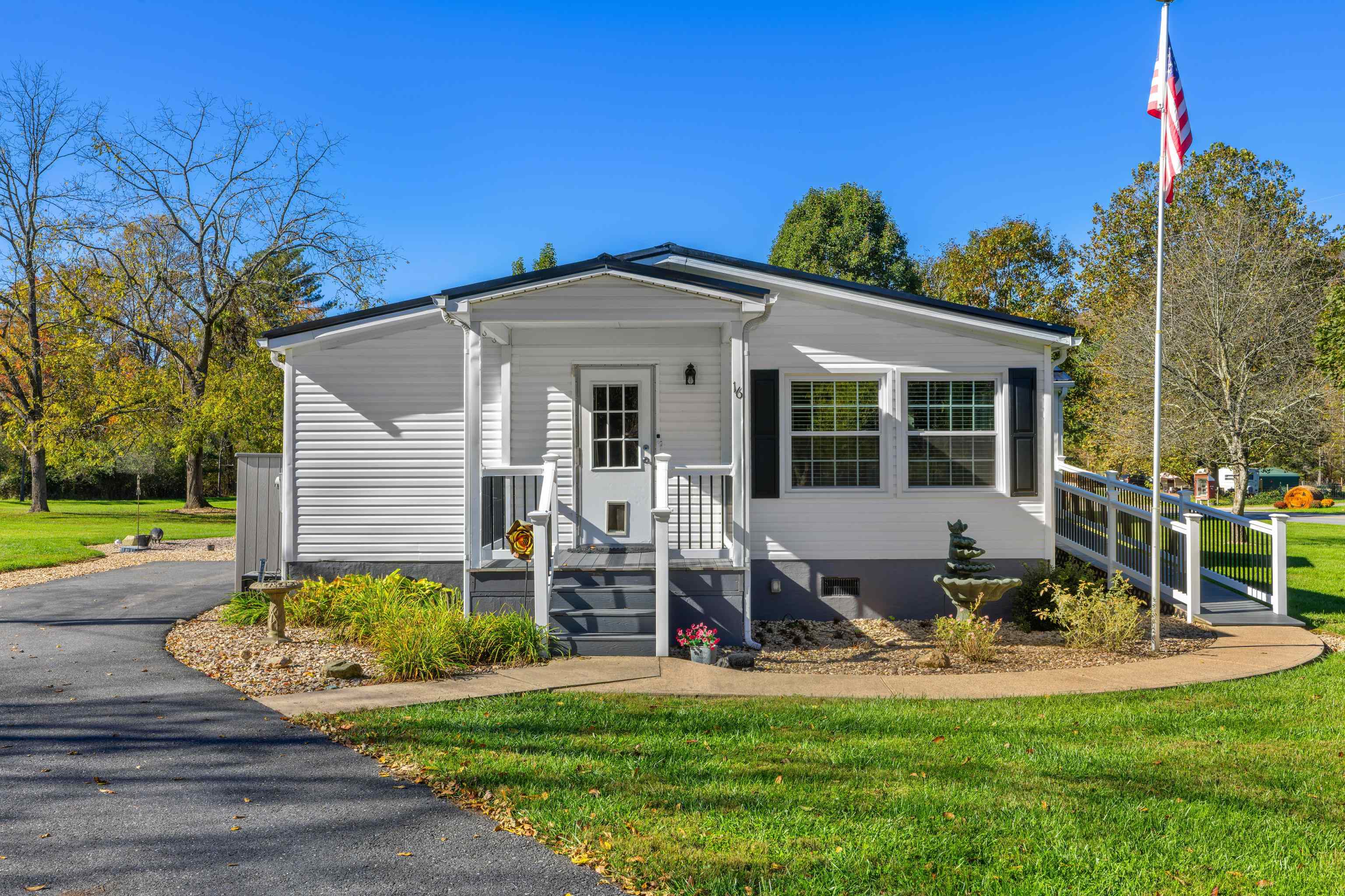 16 BALL DIAMOND TRL, VESUVIUS, Virginia 24482, 3 Bedrooms Bedrooms, ,2 BathroomsBathrooms,Residential,16 BALL DIAMOND TRL,670266 MLS # 670266