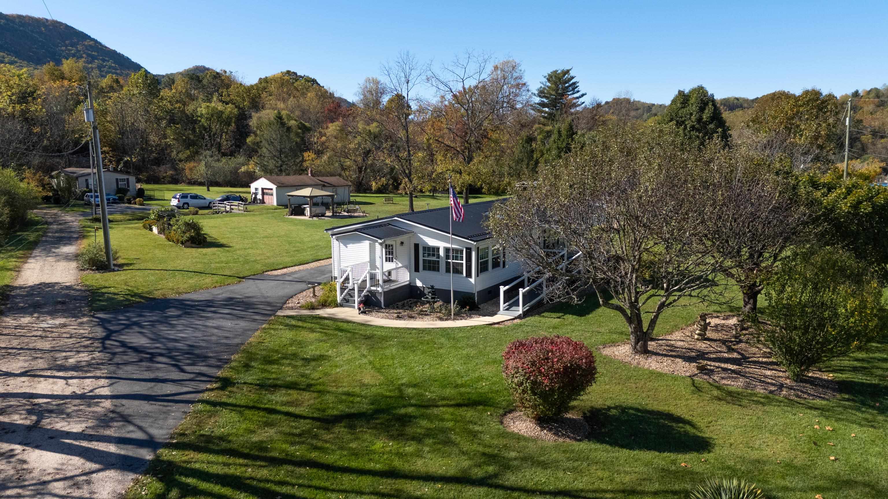 16 BALL DIAMOND TRL, VESUVIUS, Virginia 24482, 3 Bedrooms Bedrooms, ,2 BathroomsBathrooms,Residential,16 BALL DIAMOND TRL,670266 MLS # 670266