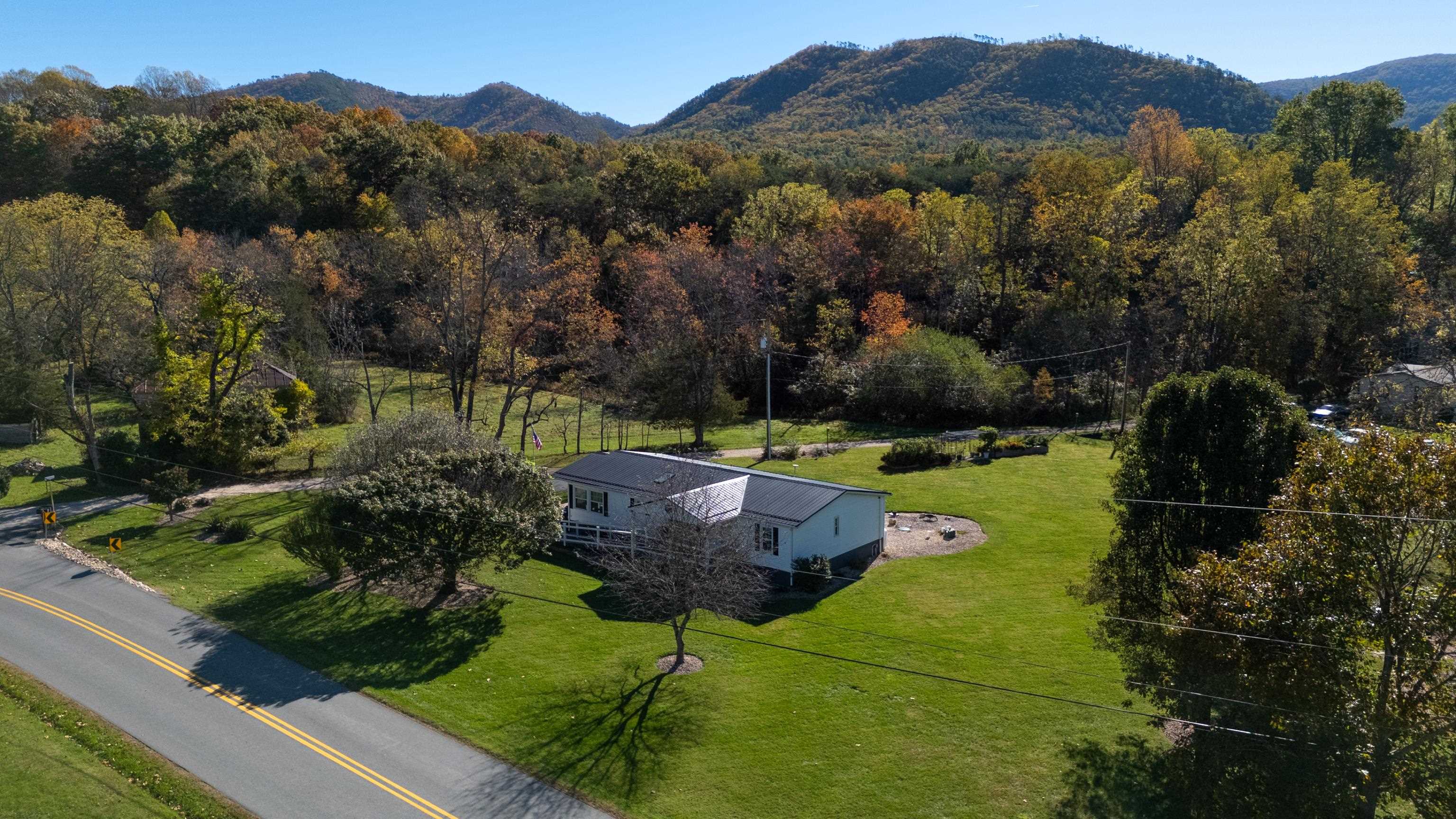 16 BALL DIAMOND TRL, VESUVIUS, Virginia 24482, 3 Bedrooms Bedrooms, ,2 BathroomsBathrooms,Residential,16 BALL DIAMOND TRL,670266 MLS # 670266