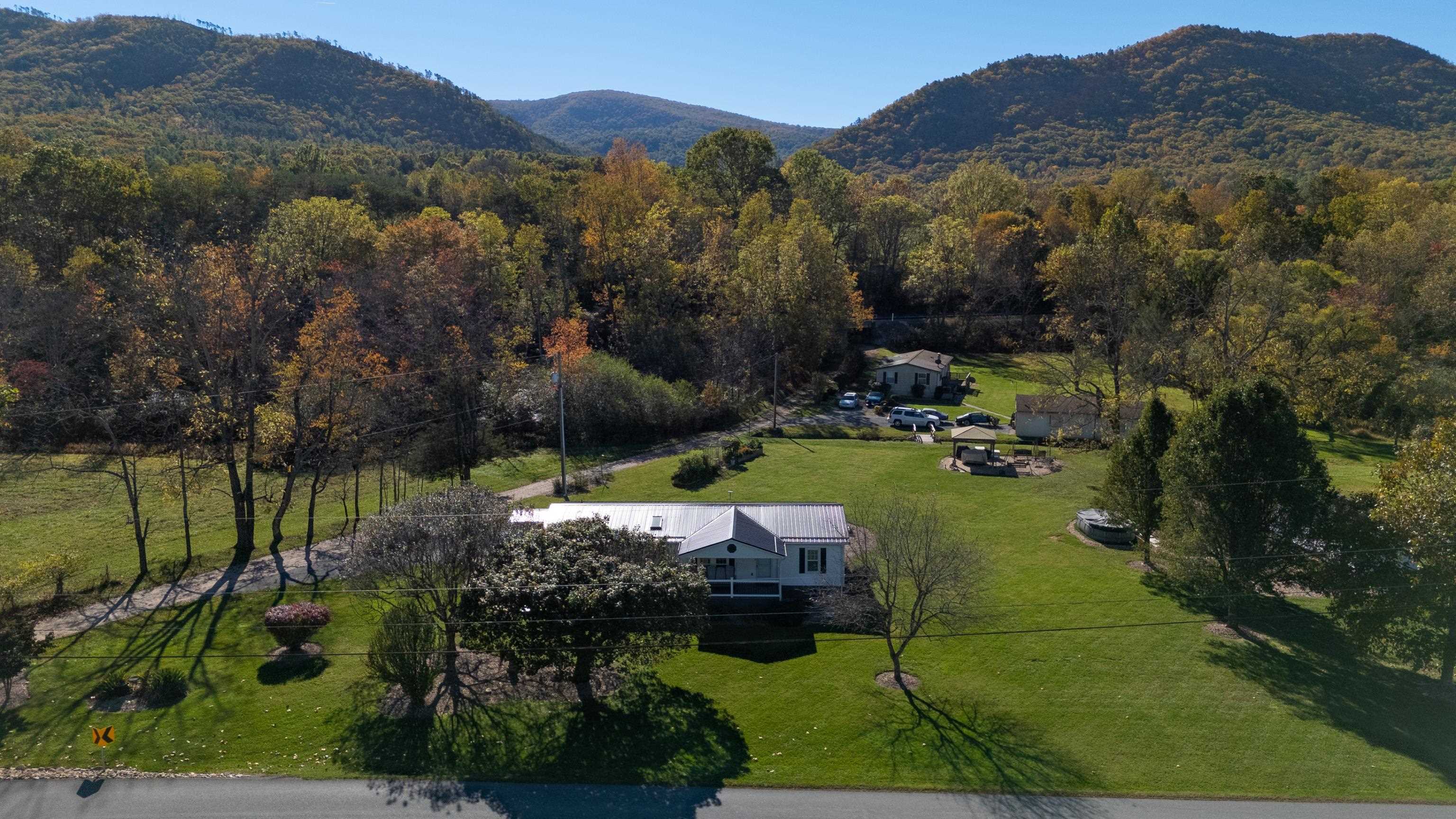 16 BALL DIAMOND TRL, VESUVIUS, Virginia 24482, 3 Bedrooms Bedrooms, ,2 BathroomsBathrooms,Residential,16 BALL DIAMOND TRL,670266 MLS # 670266