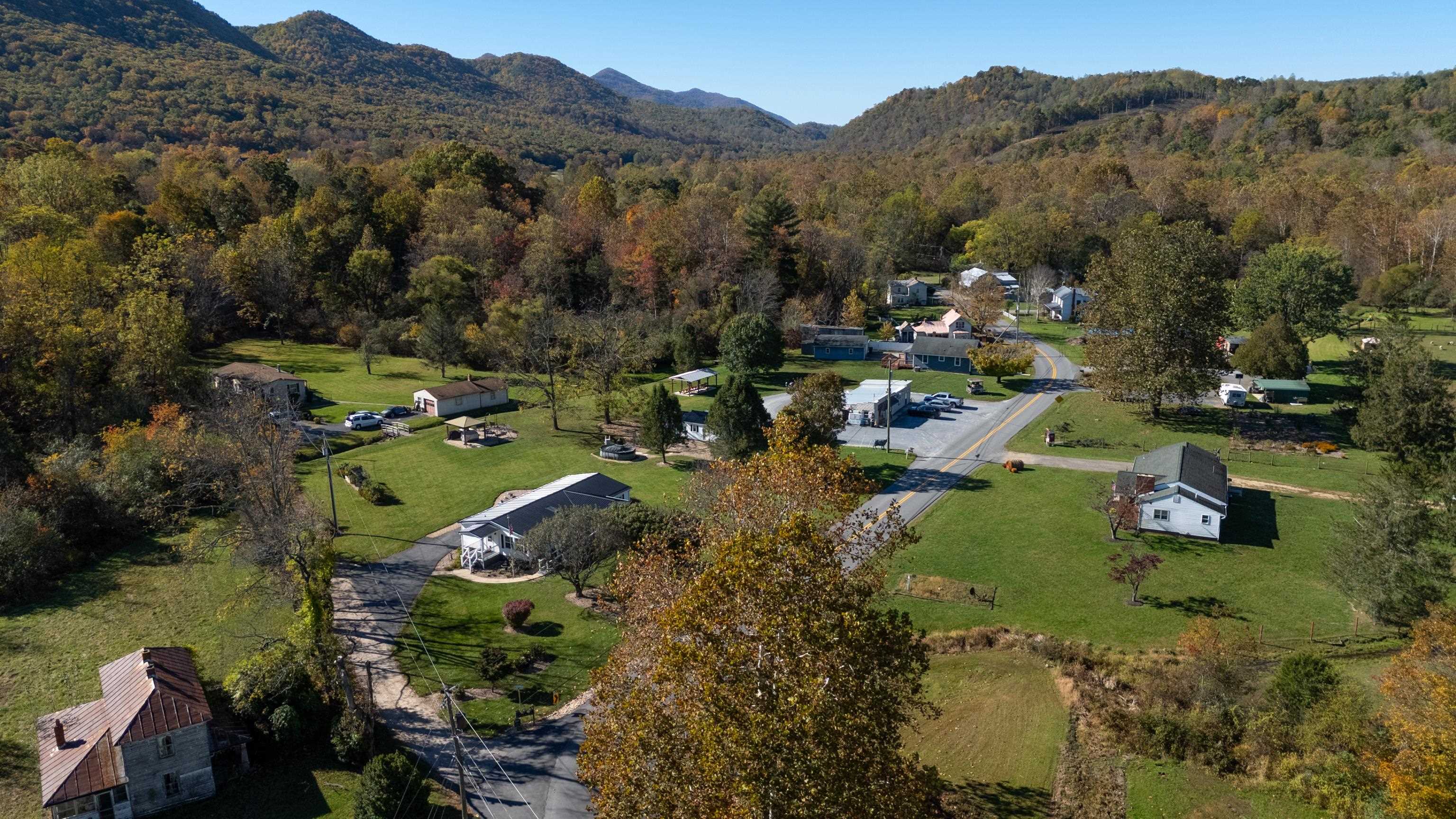 16 BALL DIAMOND TRL, VESUVIUS, Virginia 24482, 3 Bedrooms Bedrooms, ,2 BathroomsBathrooms,Residential,16 BALL DIAMOND TRL,670266 MLS # 670266