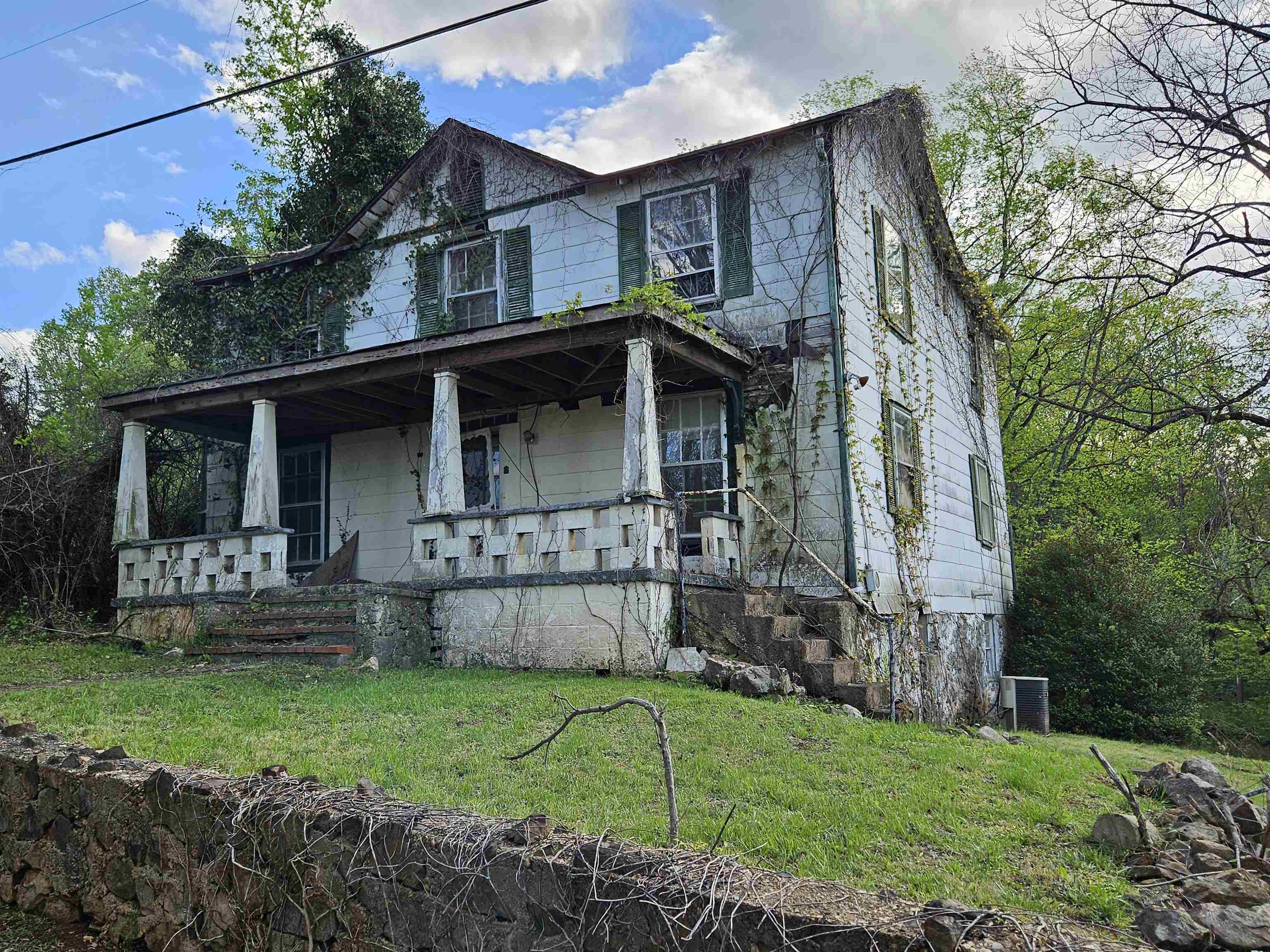 9422 LITTLE SKYLINE DR, ORANGE, Virginia 22960, 4 Bedrooms Bedrooms, ,2 BathroomsBathrooms,Residential,9422 LITTLE SKYLINE DR,670267 MLS # 670267