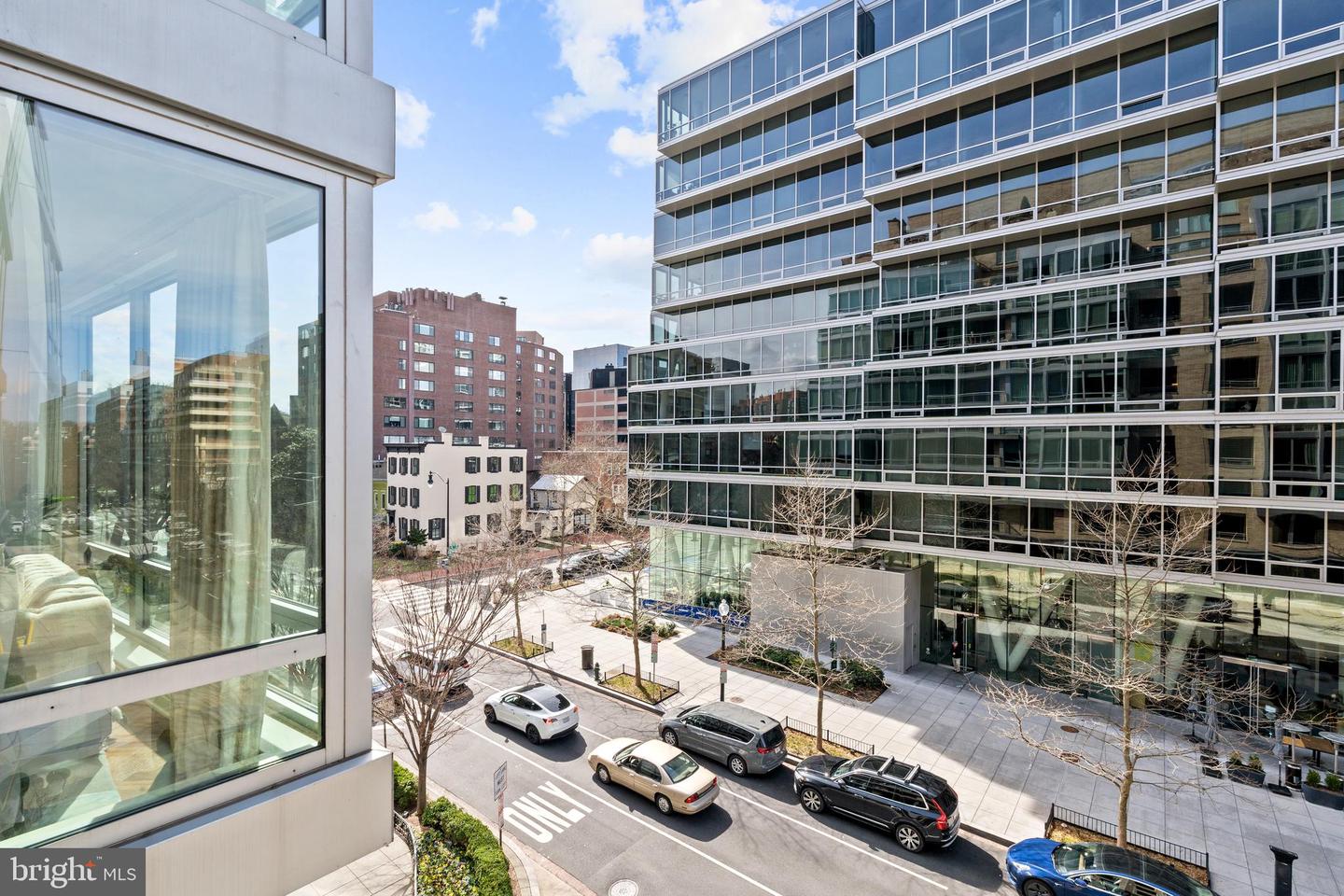 1111 23RD ST NW #4C, WASHINGTON, District Of Columbia 20037, 2 Bedrooms Bedrooms, ,2 BathroomsBathrooms,Residential,For sale,1111 23RD ST NW #4C,DCDC2223006 MLS # DCDC2223006