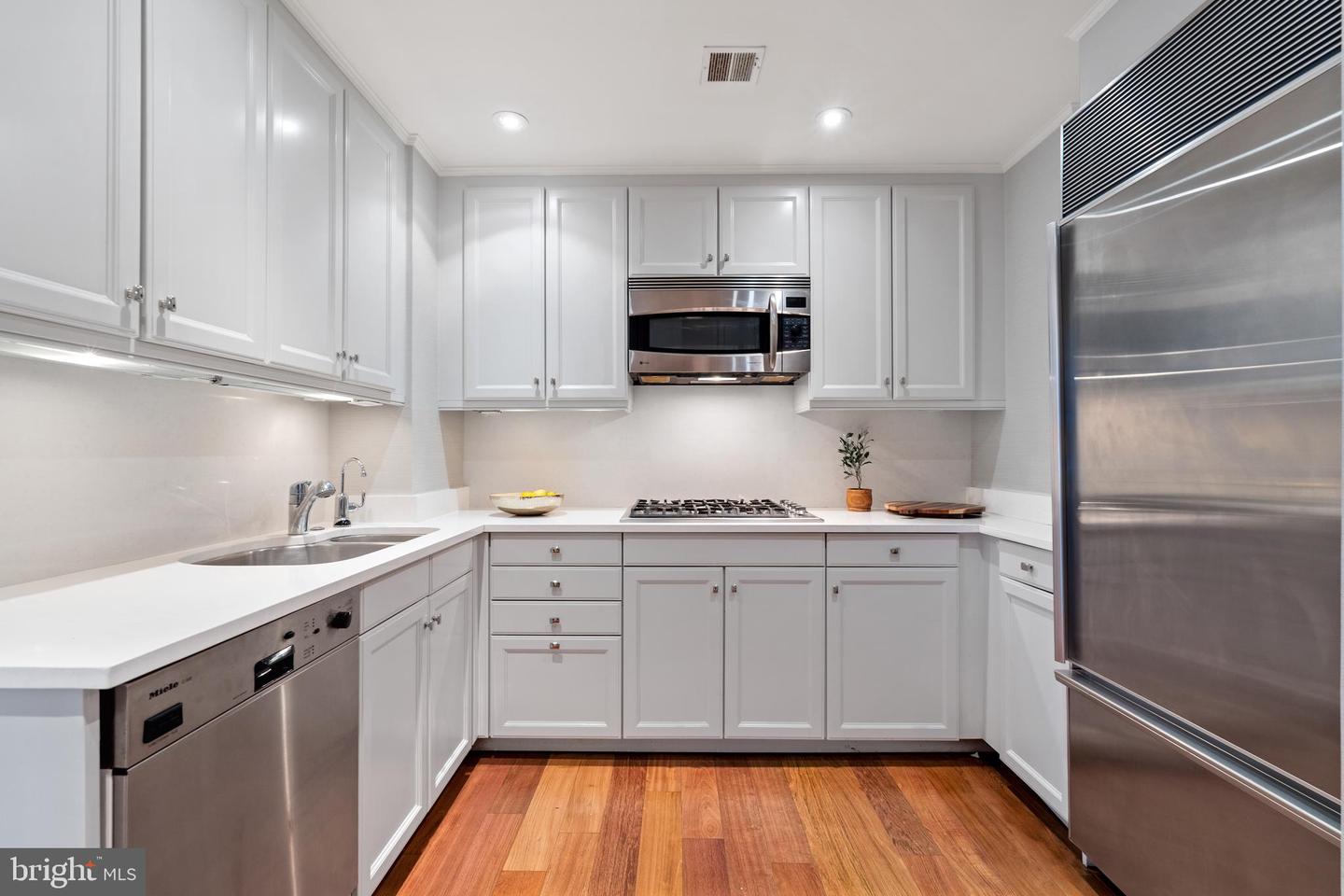 1111 23RD ST NW #4C, WASHINGTON, District Of Columbia 20037, 2 Bedrooms Bedrooms, ,2 BathroomsBathrooms,Residential,For sale,1111 23RD ST NW #4C,DCDC2223006 MLS # DCDC2223006