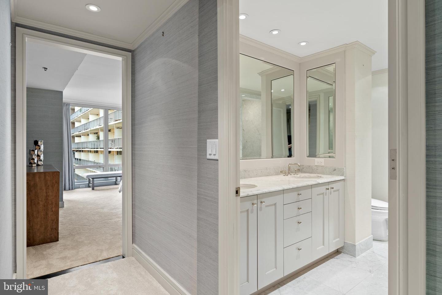 1111 23RD ST NW #4C, WASHINGTON, District Of Columbia 20037, 2 Bedrooms Bedrooms, ,2 BathroomsBathrooms,Residential,For sale,1111 23RD ST NW #4C,DCDC2223006 MLS # DCDC2223006