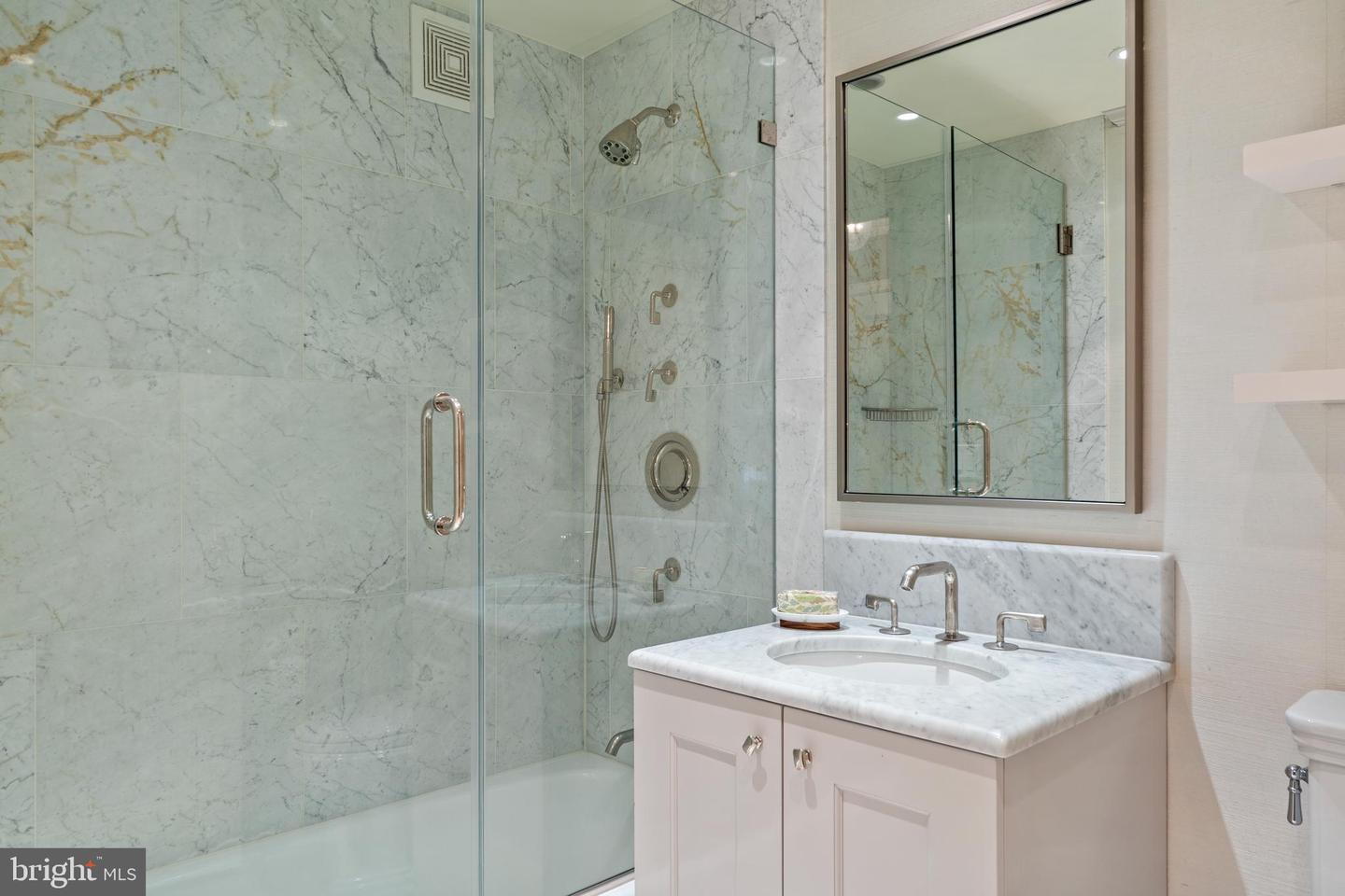 1111 23RD ST NW #4C, WASHINGTON, District Of Columbia 20037, 2 Bedrooms Bedrooms, ,2 BathroomsBathrooms,Residential,For sale,1111 23RD ST NW #4C,DCDC2223006 MLS # DCDC2223006