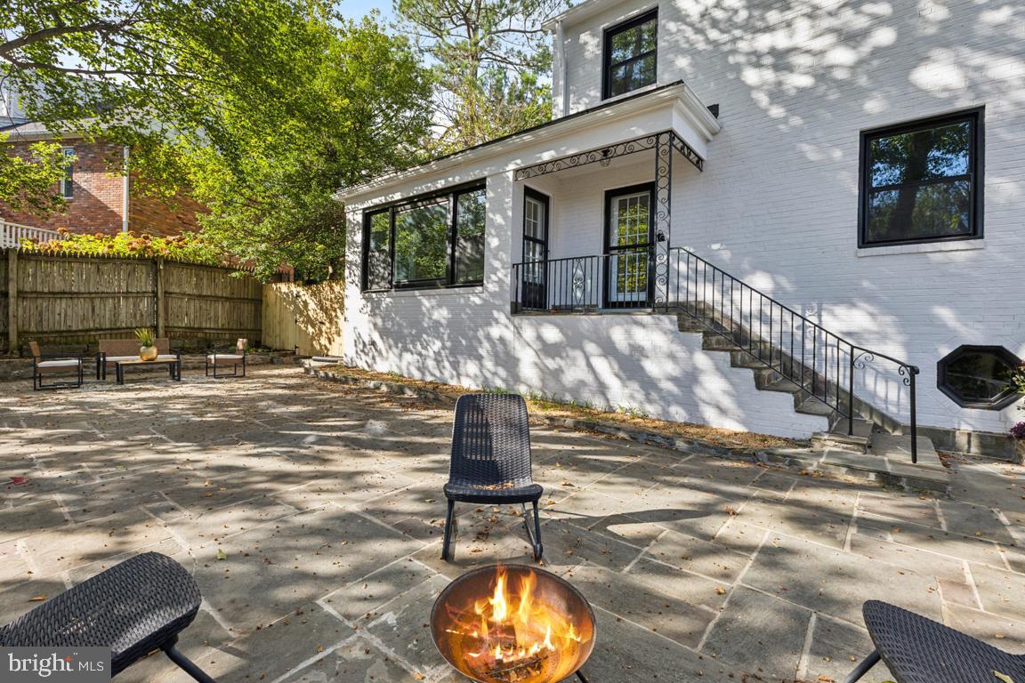 1901 BELLE HAVEN RD, ALEXANDRIA, Virginia 22307, 5 Bedrooms Bedrooms, ,3 BathroomsBathrooms,Residential,For sale,1901 BELLE HAVEN RD,VAFX2272718 MLS # VAFX2272718