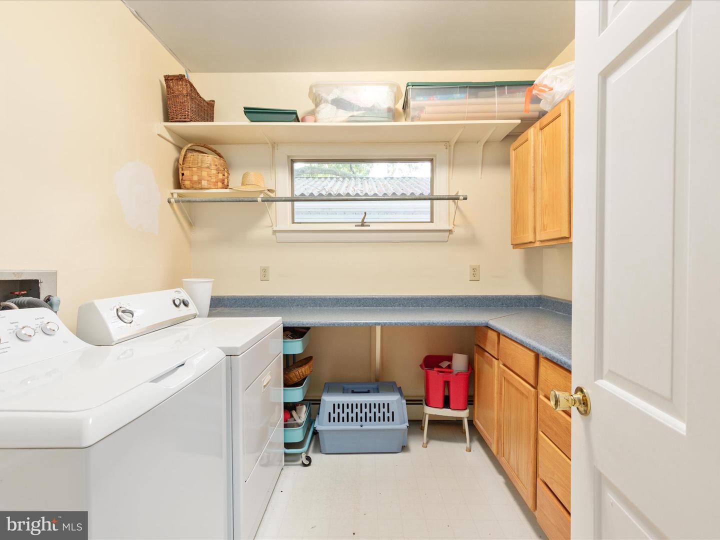 517 W LOCUST ST, WOODSTOCK, Virginia 22664, 6 Bedrooms Bedrooms, ,3 BathroomsBathrooms,Residential,For sale,517 W LOCUST ST,VASH2012792 MLS # VASH2012792