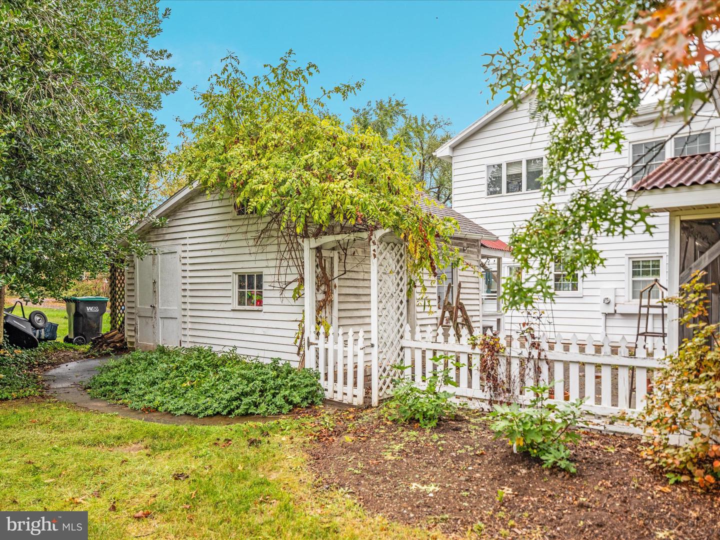 517 W LOCUST ST, WOODSTOCK, Virginia 22664, 6 Bedrooms Bedrooms, ,3 BathroomsBathrooms,Residential,For sale,517 W LOCUST ST,VASH2012792 MLS # VASH2012792