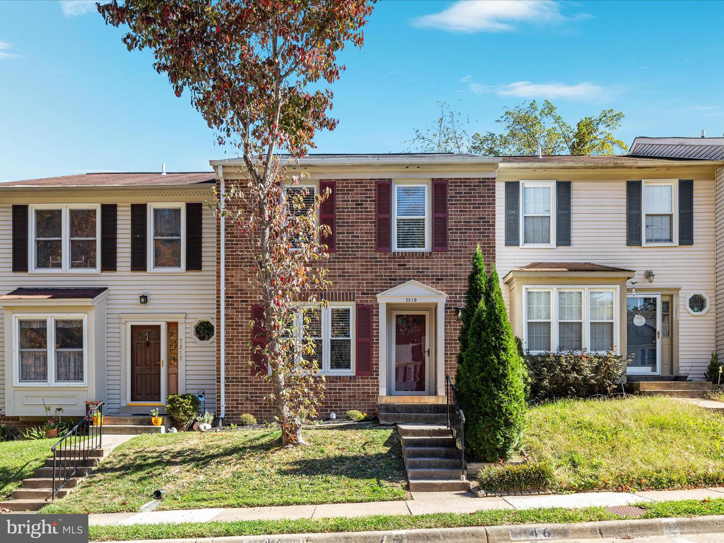 7219 KOUSA LN, SPRINGFIELD, Virginia 22152, 3 Bedrooms Bedrooms, ,2 BathroomsBathrooms,Residential,For sale,7219 KOUSA LN,VAFX2274708 MLS # VAFX2274708