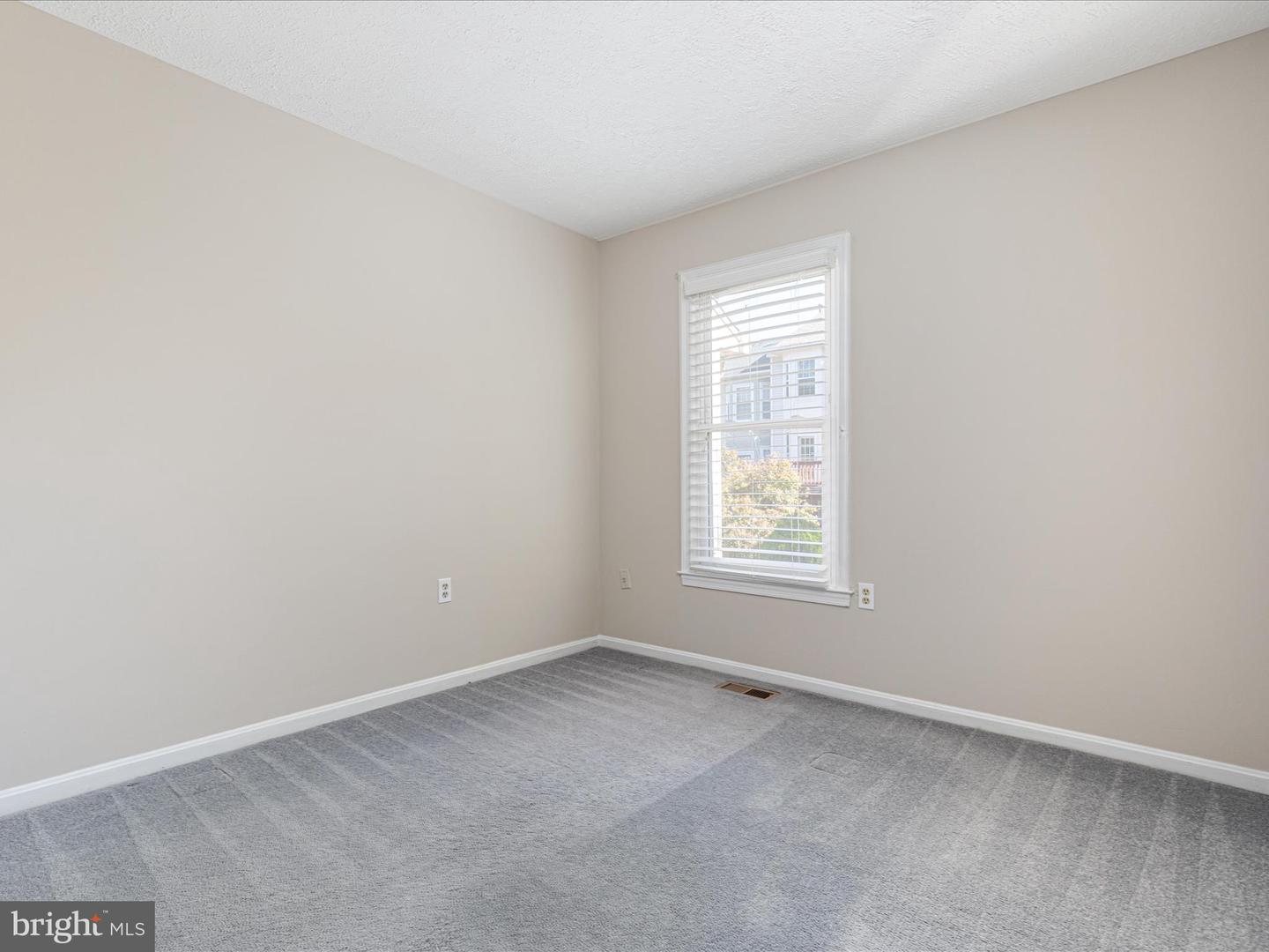 7219 KOUSA LN, SPRINGFIELD, Virginia 22152, 3 Bedrooms Bedrooms, ,2 BathroomsBathrooms,Residential,For sale,7219 KOUSA LN,VAFX2274708 MLS # VAFX2274708