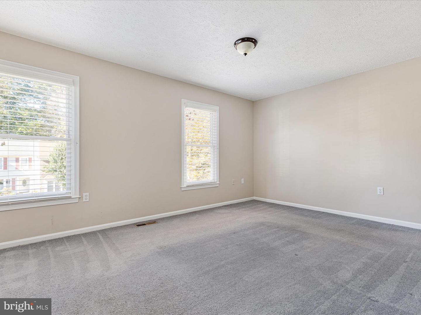 7219 KOUSA LN, SPRINGFIELD, Virginia 22152, 3 Bedrooms Bedrooms, ,2 BathroomsBathrooms,Residential,For sale,7219 KOUSA LN,VAFX2274708 MLS # VAFX2274708