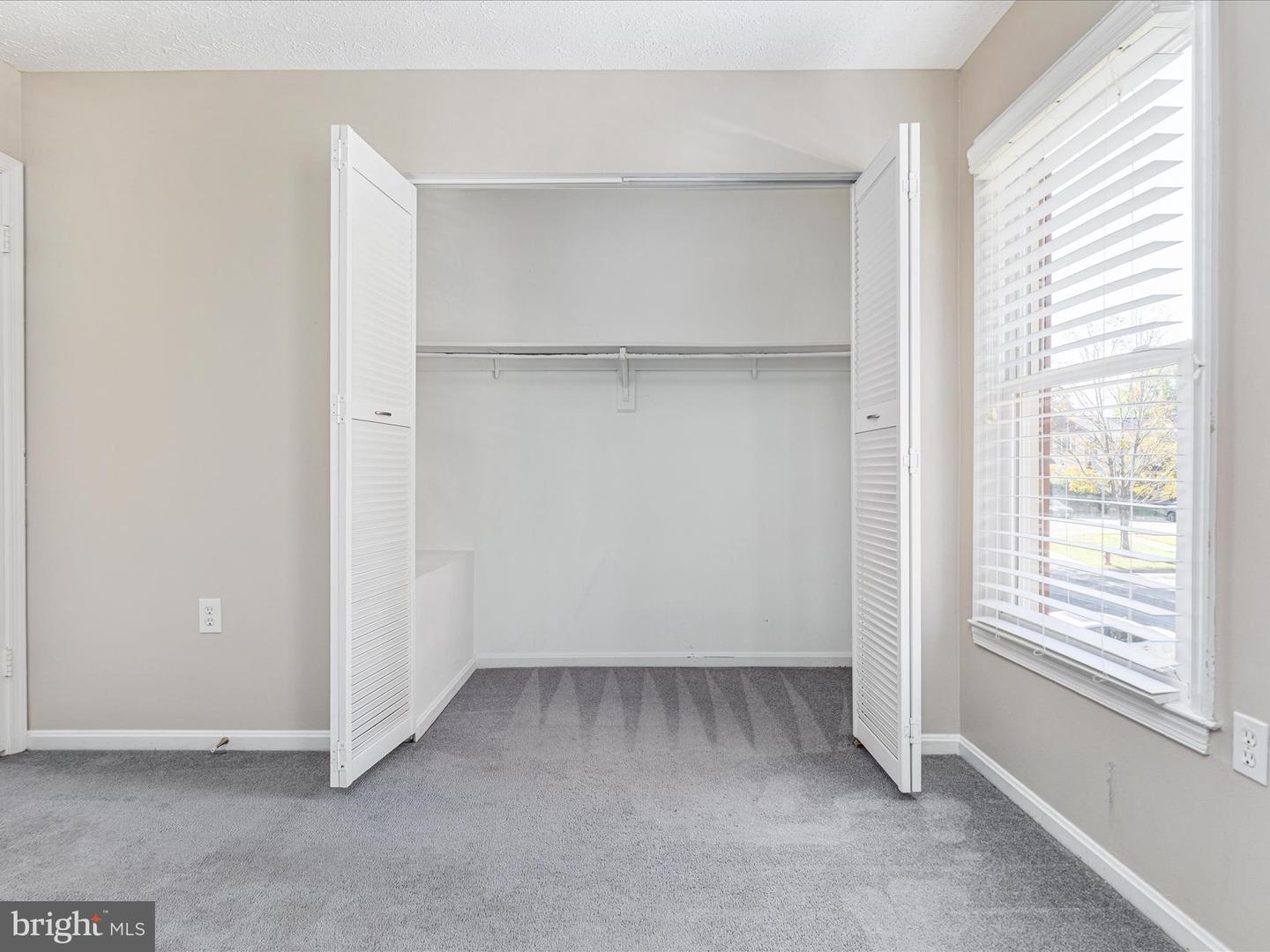 7219 KOUSA LN, SPRINGFIELD, Virginia 22152, 3 Bedrooms Bedrooms, ,2 BathroomsBathrooms,Residential,For sale,7219 KOUSA LN,VAFX2274708 MLS # VAFX2274708