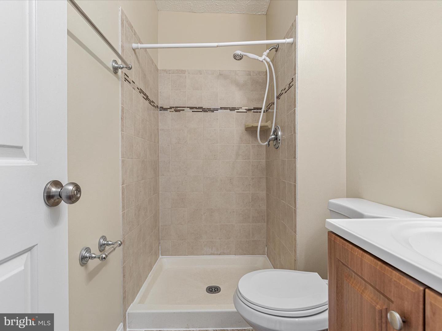 7219 KOUSA LN, SPRINGFIELD, Virginia 22152, 3 Bedrooms Bedrooms, ,2 BathroomsBathrooms,Residential,For sale,7219 KOUSA LN,VAFX2274708 MLS # VAFX2274708