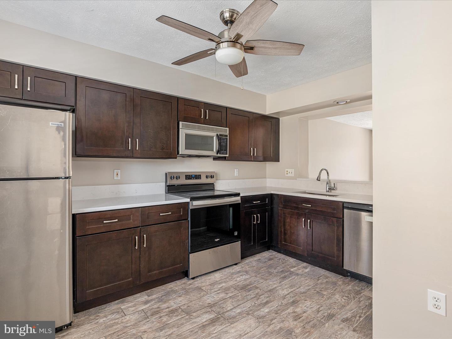 7219 KOUSA LN, SPRINGFIELD, Virginia 22152, 3 Bedrooms Bedrooms, ,2 BathroomsBathrooms,Residential,For sale,7219 KOUSA LN,VAFX2274708 MLS # VAFX2274708