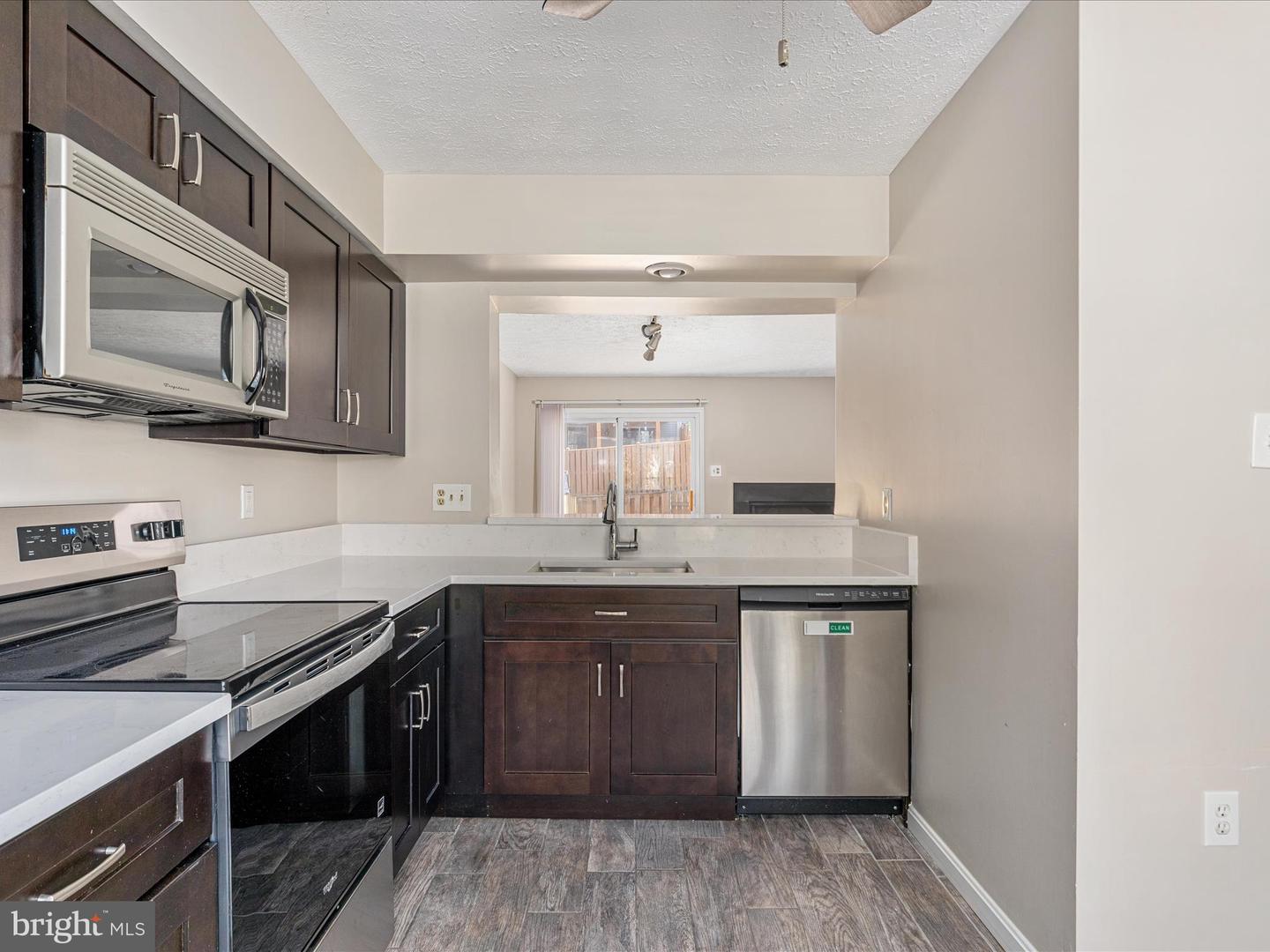 7219 KOUSA LN, SPRINGFIELD, Virginia 22152, 3 Bedrooms Bedrooms, ,2 BathroomsBathrooms,Residential,For sale,7219 KOUSA LN,VAFX2274708 MLS # VAFX2274708