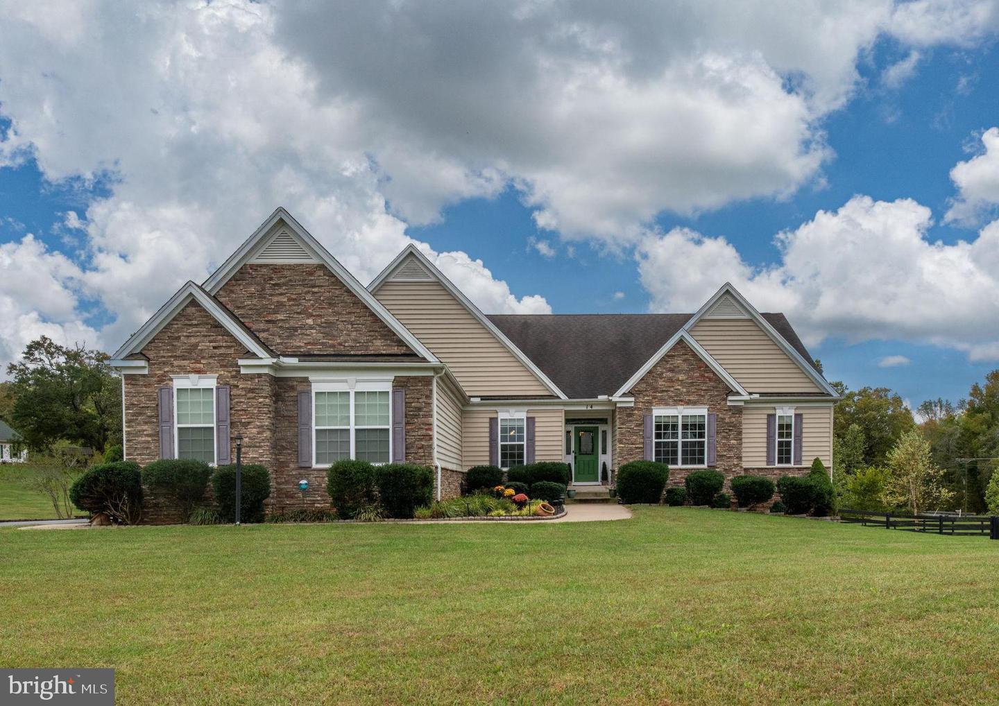 14 CRANSTON LN, STAFFORD, Virginia 22556, 6 Bedrooms Bedrooms, 10 Rooms Rooms,4 BathroomsBathrooms,Residential,For sale,14 CRANSTON LN,VAST2043554 MLS # VAST2043554