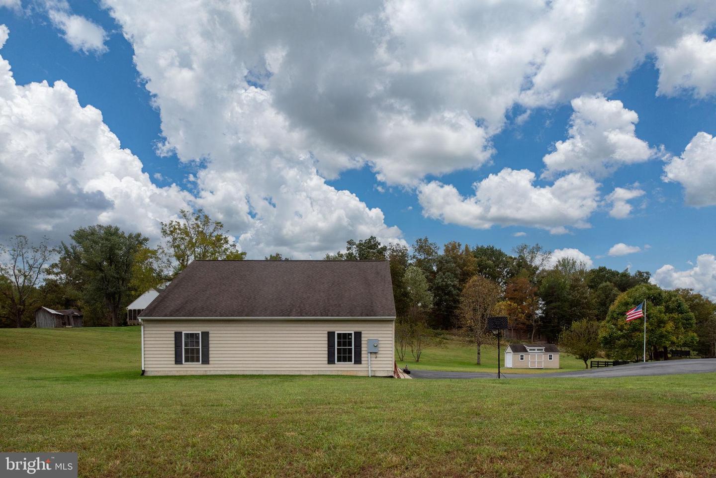 14 CRANSTON LN, STAFFORD, Virginia 22556, 6 Bedrooms Bedrooms, 10 Rooms Rooms,4 BathroomsBathrooms,Residential,For sale,14 CRANSTON LN,VAST2043554 MLS # VAST2043554
