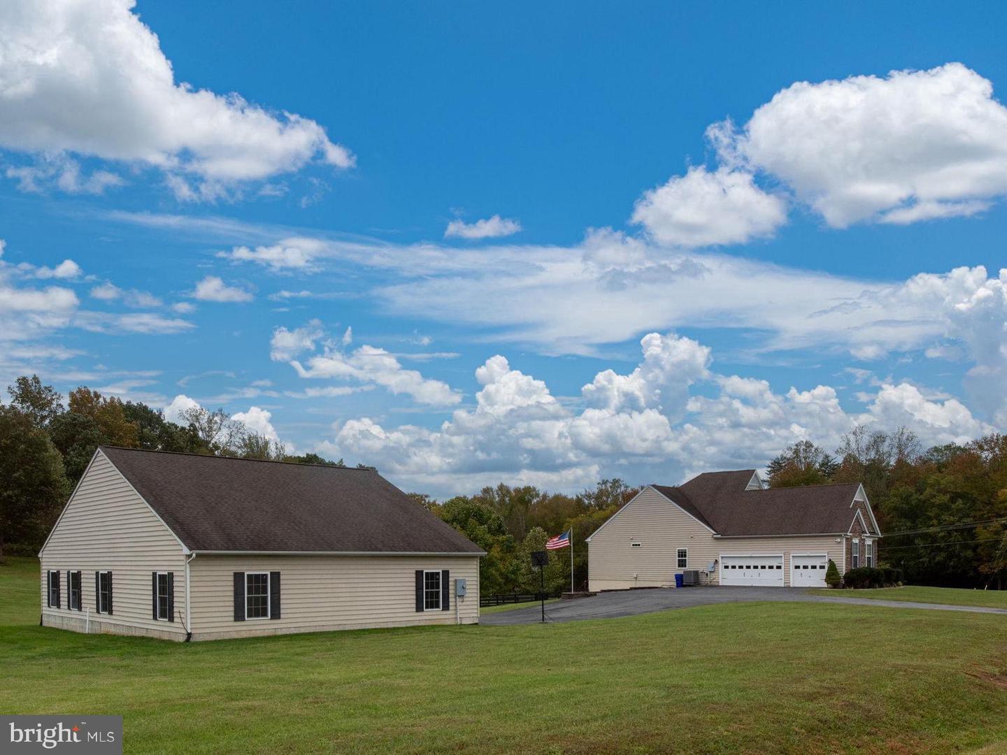 14 CRANSTON LN, STAFFORD, Virginia 22556, 6 Bedrooms Bedrooms, 10 Rooms Rooms,4 BathroomsBathrooms,Residential,For sale,14 CRANSTON LN,VAST2043554 MLS # VAST2043554