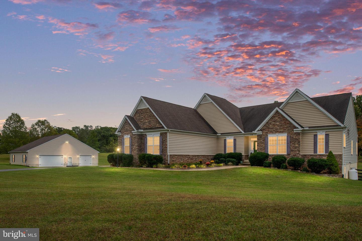 14 CRANSTON LN, STAFFORD, Virginia 22556, 6 Bedrooms Bedrooms, 10 Rooms Rooms,4 BathroomsBathrooms,Residential,For sale,14 CRANSTON LN,VAST2043554 MLS # VAST2043554