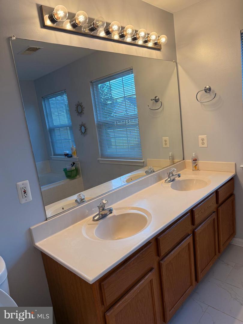 2989 BIRCH CREEK CT, DUMFRIES, Virginia 22026, 3 Bedrooms Bedrooms, ,3 BathroomsBathrooms,Residential,For sale,2989 BIRCH CREEK CT,VAPW2106208 MLS # VAPW2106208