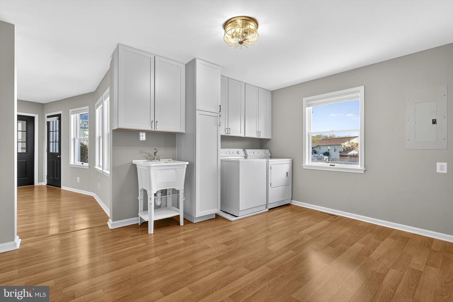 2140 SIXTH ST, MIDDLETOWN, Virginia 22645, 5 Bedrooms Bedrooms, ,4 BathroomsBathrooms,Residential,For sale,2140 SIXTH ST,VAFV2037492 MLS # VAFV2037492