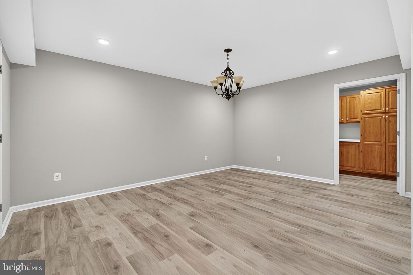 2140 SIXTH ST, MIDDLETOWN, Virginia 22645, 5 Bedrooms Bedrooms, ,4 BathroomsBathrooms,Residential,For sale,2140 SIXTH ST,VAFV2037492 MLS # VAFV2037492