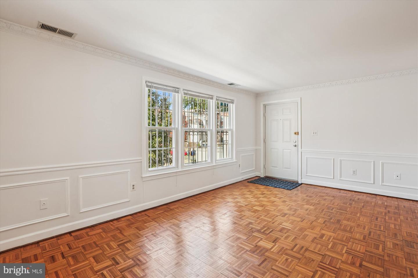 1803 T STREET NW #3 (B), WASHINGTON, District Of Columbia 20009, 2 Bedrooms Bedrooms, ,1 BathroomBathrooms,Residential,For sale,1803 T STREET NW #3 (B),DCDC2227882 MLS # DCDC2227882