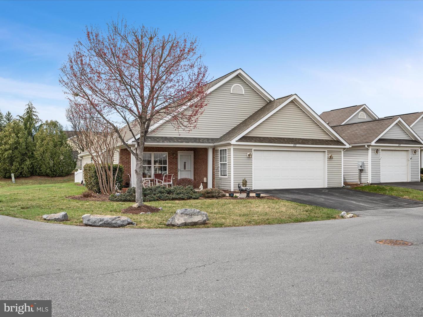 222 CRESTWOOD LN, WINCHESTER, Virginia 22602, 2 Bedrooms Bedrooms, ,2 BathroomsBathrooms,Residential,For sale,222 CRESTWOOD LN,VAFV2037554 MLS # VAFV2037554