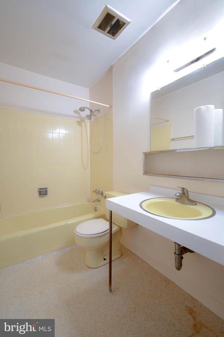 1765 WAINWRIGHT DR, RESTON, Virginia 20190, 4 Bedrooms Bedrooms, ,3 BathroomsBathrooms,Residential,For sale,1765 WAINWRIGHT DR,VAFX2275438 MLS # VAFX2275438
