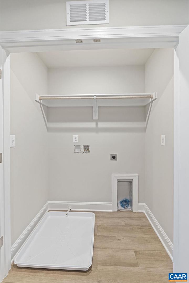 37 LINDLEY PL, CHARLOTTESVILLE, Virginia 22901, 3 Bedrooms Bedrooms, ,2 BathroomsBathrooms,Residential,For sale,37 LINDLEY PL,670262 MLS # 670262