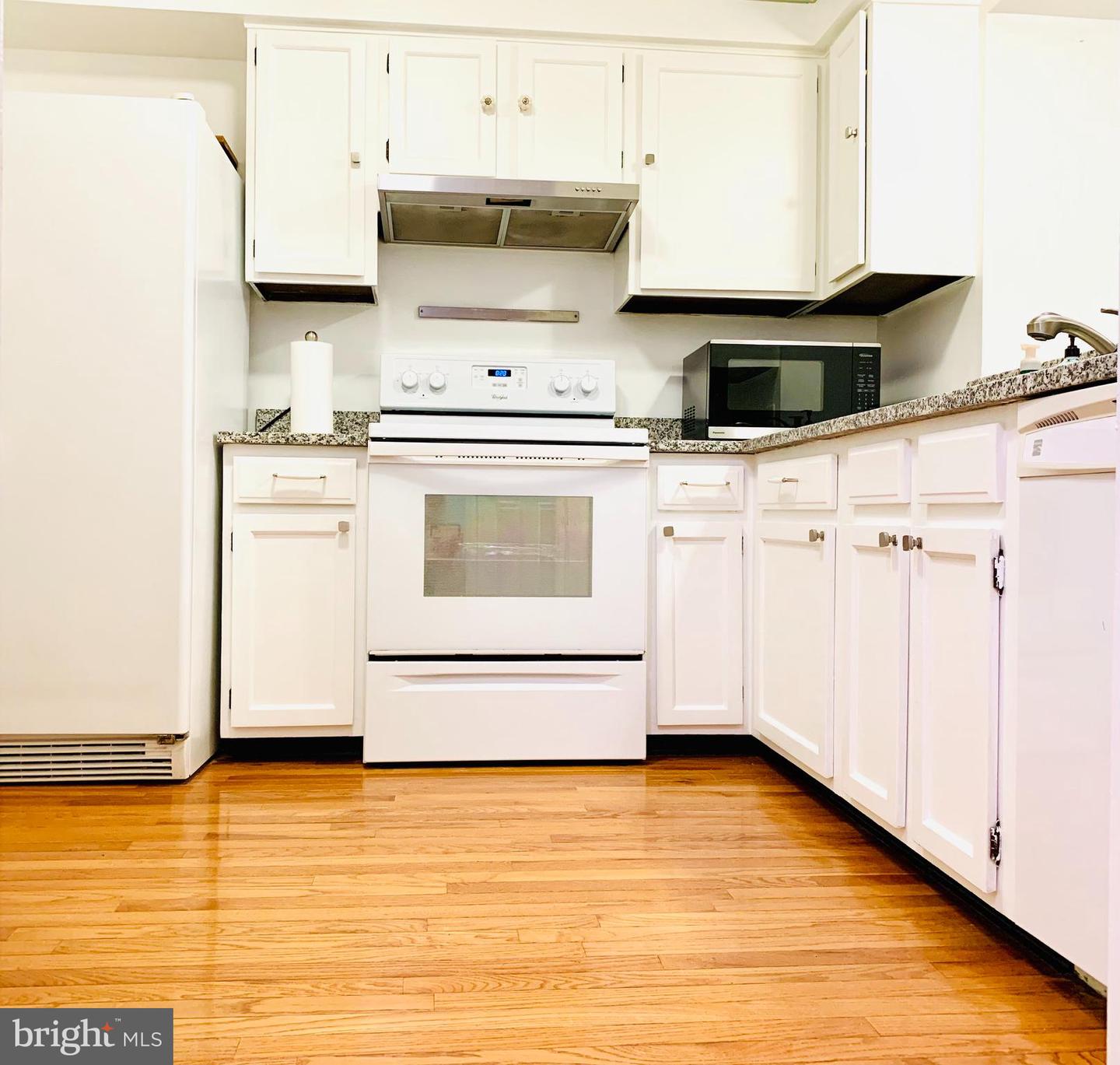 14816 LYNHODGE CT, CENTREVILLE, Virginia 20120, 2 Bedrooms Bedrooms, ,1 BathroomBathrooms,Residential,For sale,14816 LYNHODGE CT,VAFX2275544 MLS # VAFX2275544