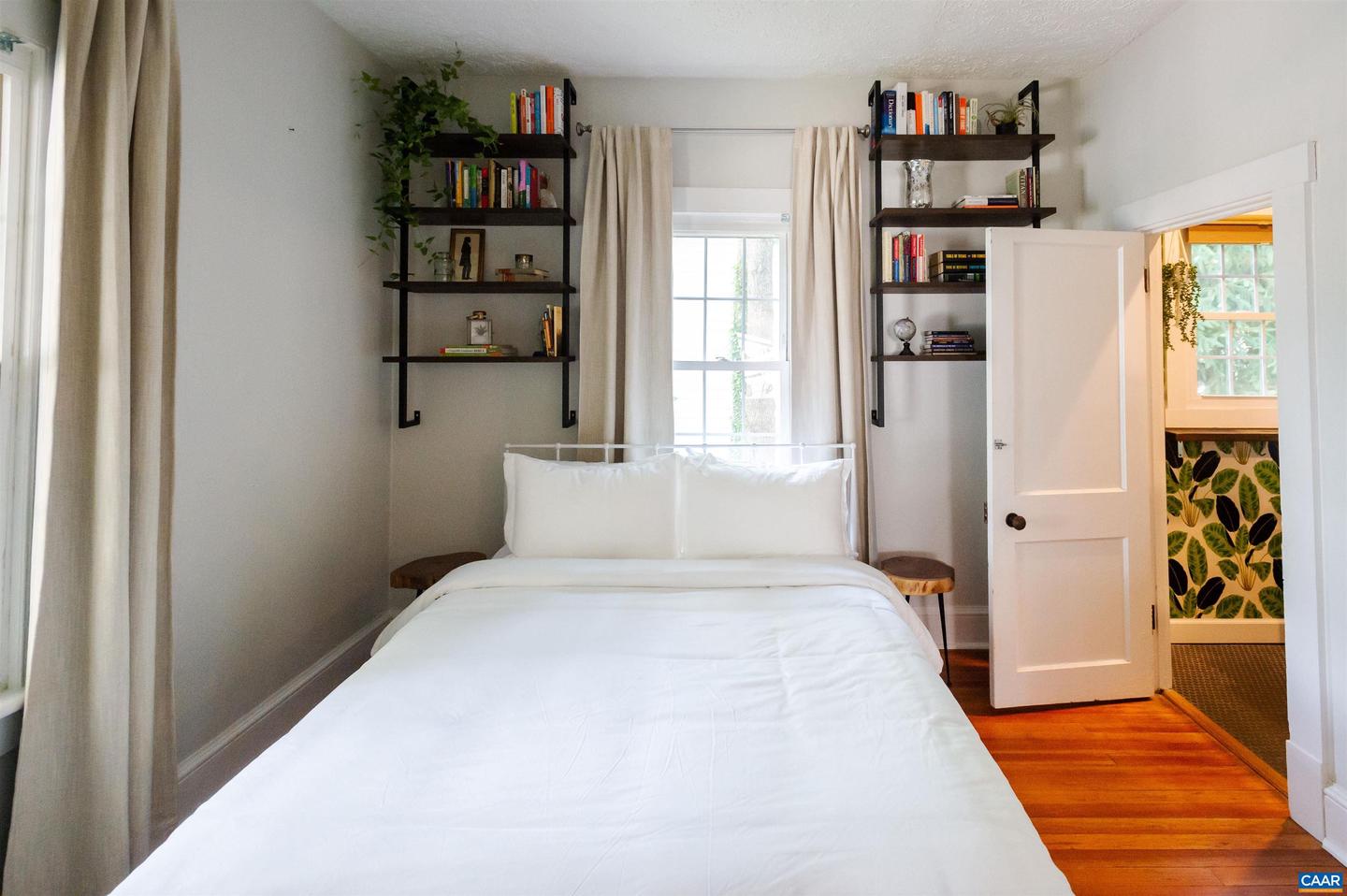 1112 MONTROSE AVE, CHARLOTTESVILLE, Virginia 22902, 2 Bedrooms Bedrooms, ,1 BathroomBathrooms,Residential,For sale,1112 MONTROSE AVE,670268 MLS # 670268