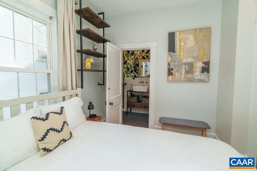 1112 MONTROSE AVE, CHARLOTTESVILLE, Virginia 22902, 2 Bedrooms Bedrooms, ,1 BathroomBathrooms,Residential,For sale,1112 MONTROSE AVE,670268 MLS # 670268