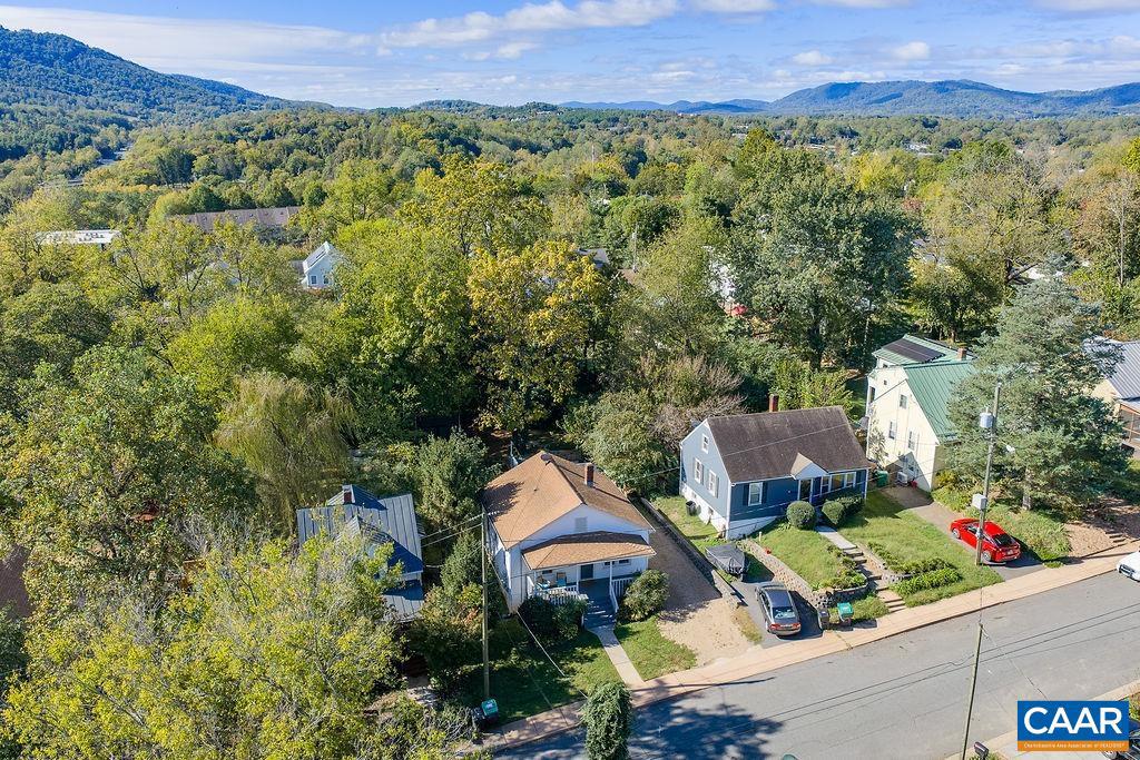 1112 MONTROSE AVE, CHARLOTTESVILLE, Virginia 22902, 2 Bedrooms Bedrooms, ,1 BathroomBathrooms,Residential,For sale,1112 MONTROSE AVE,670268 MLS # 670268