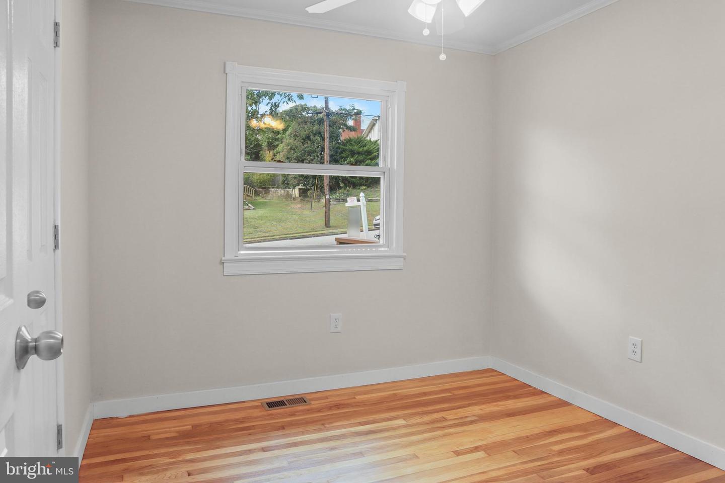 1520 MARYLAND AVE, WOODBRIDGE, Virginia 22191, 4 Bedrooms Bedrooms, ,2 BathroomsBathrooms,Residential,For sale,1520 MARYLAND AVE,VAPW2106486 MLS # VAPW2106486