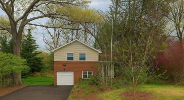 239 OLD COURTHOUSE RD NE, VIENNA, Virginia 22180, 4 Bedrooms Bedrooms, ,2 BathroomsBathrooms,Residential,For sale,239 OLD COURTHOUSE RD NE,VAFX2275596 MLS # VAFX2275596