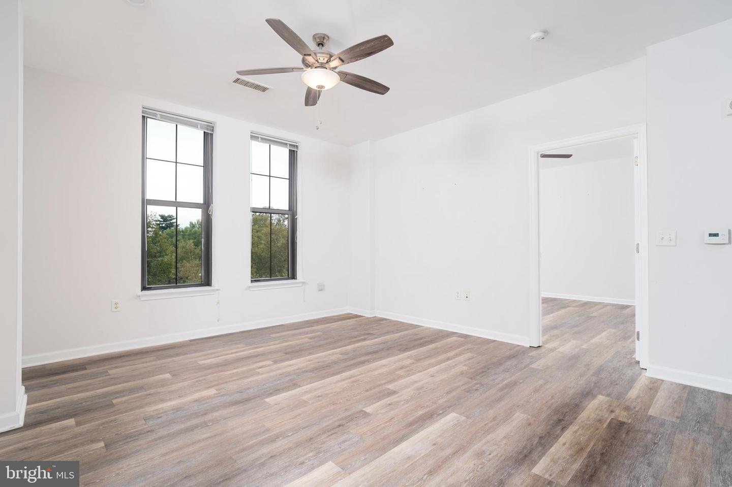 444 W BROAD ST #401, FALLS CHURCH, Virginia 22046, 2 Bedrooms Bedrooms, ,2 BathroomsBathrooms,Residential,For sale,444 W BROAD ST #401,VAFA2003364 MLS # VAFA2003364