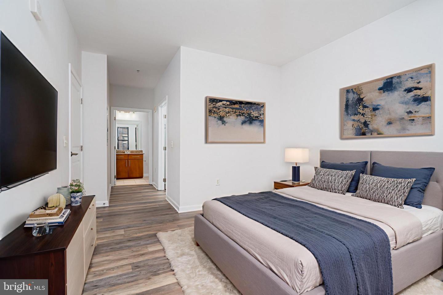 444 W BROAD ST #401, FALLS CHURCH, Virginia 22046, 2 Bedrooms Bedrooms, ,2 BathroomsBathrooms,Residential,For sale,444 W BROAD ST #401,VAFA2003364 MLS # VAFA2003364