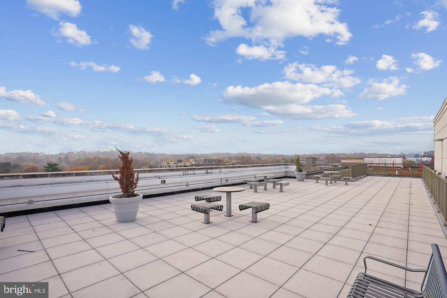 444 W BROAD ST #401, FALLS CHURCH, Virginia 22046, 2 Bedrooms Bedrooms, ,2 BathroomsBathrooms,Residential,For sale,444 W BROAD ST #401,VAFA2003364 MLS # VAFA2003364