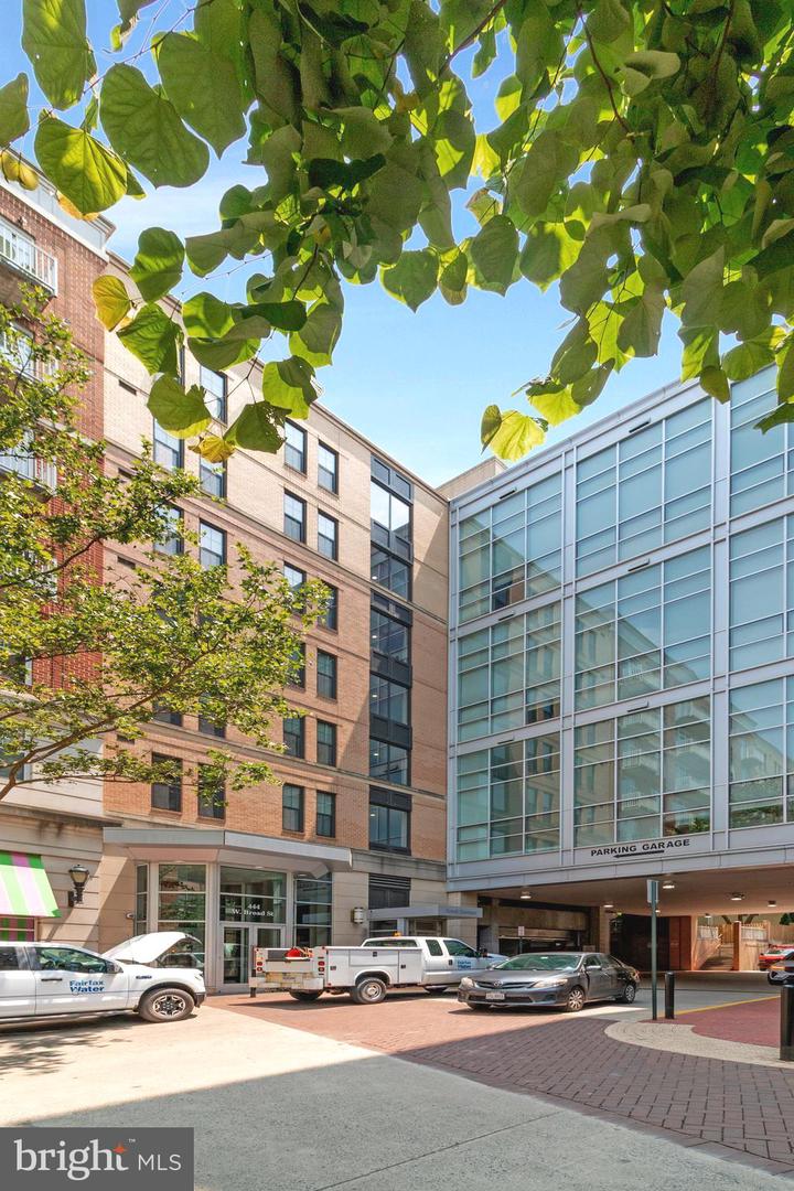 444 W BROAD ST #401, FALLS CHURCH, Virginia 22046, 2 Bedrooms Bedrooms, ,2 BathroomsBathrooms,Residential,For sale,444 W BROAD ST #401,VAFA2003364 MLS # VAFA2003364
