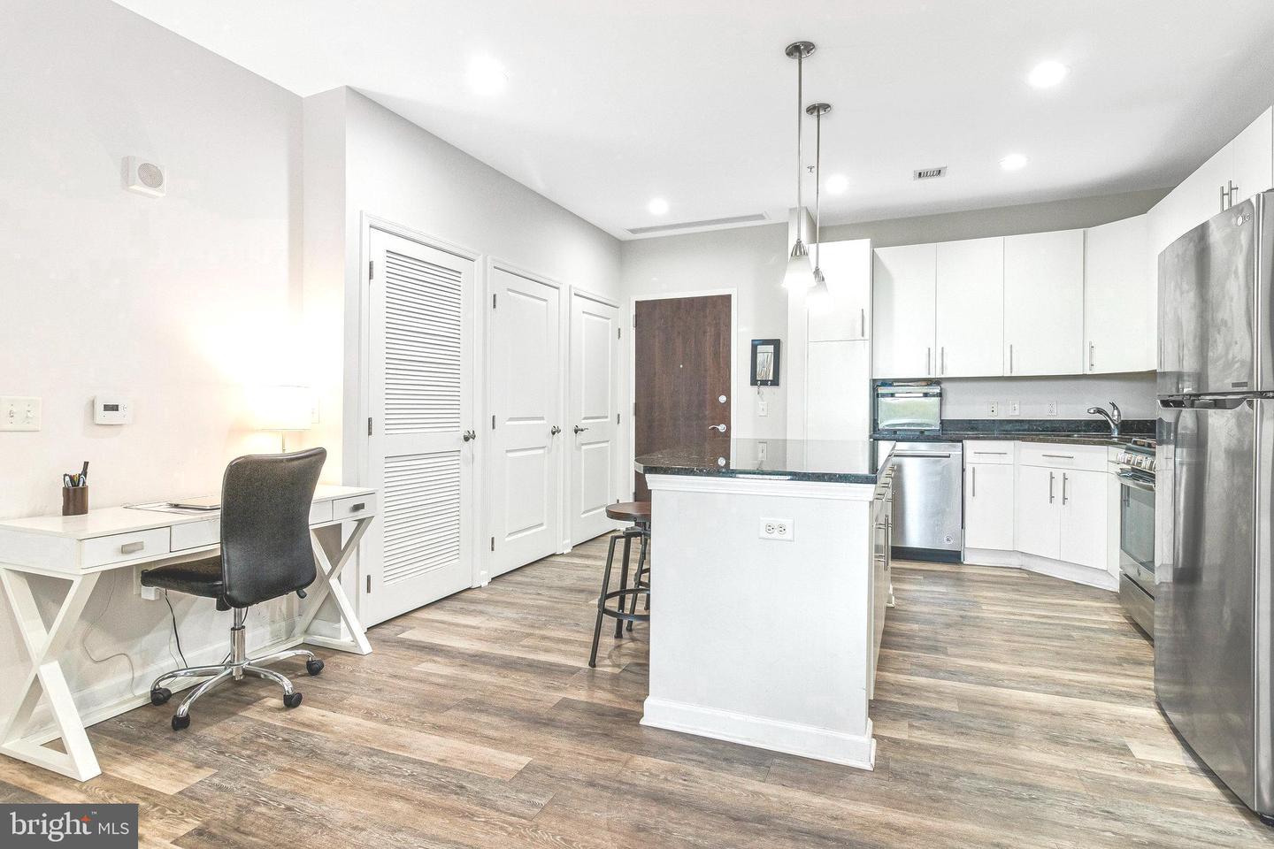 444 W BROAD ST #401, FALLS CHURCH, Virginia 22046, 2 Bedrooms Bedrooms, ,2 BathroomsBathrooms,Residential,For sale,444 W BROAD ST #401,VAFA2003364 MLS # VAFA2003364